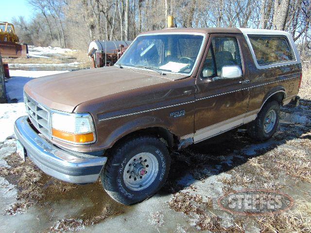 1992 Ford Bronco_1.jpg